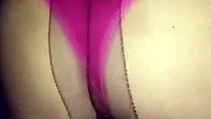 latina madura chupando y montando a jovencito con gritos salvajes. su coño grande no para de pedir más.