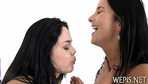 babe in hot shorts pissing everywhere