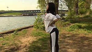 Viejo Feo Folla a Jovencita Caliente 18+ por Fama en Instagram, ¡Qué Perverso!