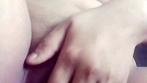 Teen Girl Masturbates Solo