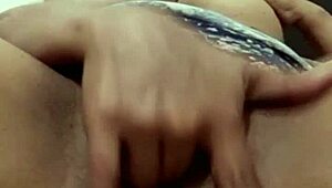 Me masturbo bien rico en videollamada