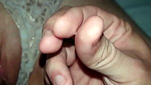 Ruiva Safada Taking Hard Pounding in Panties, ENDURING SPERM After Her Man Finishes