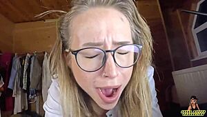 Горячая анальная сессия с секси русской медсестрой Лекса Биффер