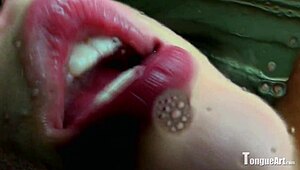 hey, sophia d loves my spit fetish 😋