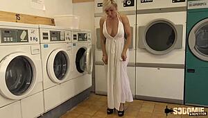 Wow, Kim the milf with huge tits bangs two young studs! 😍