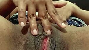 Masturbujem sa krásne na videohovore