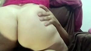 Que bunda gigante, wanna see this huge Latina ass in action?