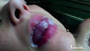 hey, sophia d loves my spit fetish 😋