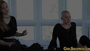 Slutty teen, gimme that cumshot right now!