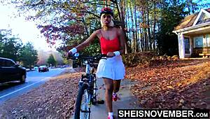 mi linda sobrina, muestra ese traje de baño y folla conmigo