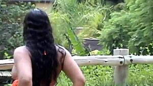 Showing Pussy In Park At Caldas Novas