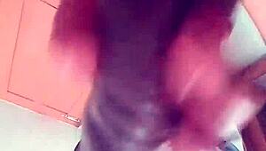 Kerala playboy offers wild 3some fun for daring couples