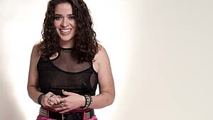 Close-Up of Kinky Victoria Voxxx Masturbating to Orgasm Solo