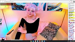 cosplay hentai pet wants to play with you