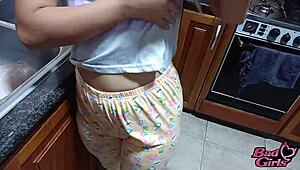 Cheating Milf Offers Big Ass for Hard Kitchen Fuck