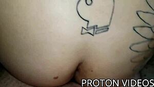 havin a shower with hotwife, damn shes so curvy... forgot the soap but got sum action!