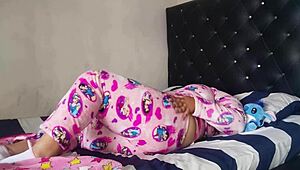 milf with fat culo shakes in doggy style closeup fetish