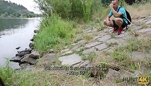 Hunt4k mě dostal na venkovní sex s úžasnou brunetkou. Nemůžu uvěřit, že jsme to udělali na veřejnosti!