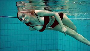 The sensual beauty of Dashka in the pool