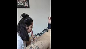 novinha nerd WHITE MOON sucking favelado!