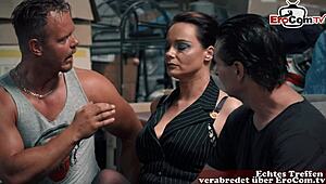 Deutsche reife milf seduced by two men for wild threesome!