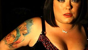 Wow, British BBW Mistress Tina Snua Smokes in PVC!