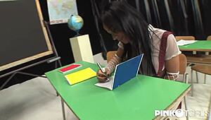 Teacher spreads ass for sexy shemale Andrea's deep thrust