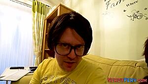 Amateur tricked into blowjob for nerd on first try! 😅