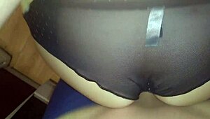 Σεξ κουζίνας με υπηρέτρια, γαμημένη σε άγριες πόζες! 🔥