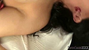 Sinn Sage, the curvy MILF, enjoys lesbian cunilingus with a brunette babe