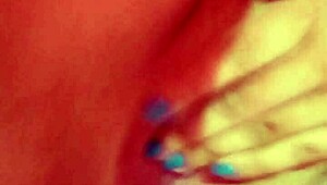 Novinha piscando cuzinho rosa reaches intense orgasm