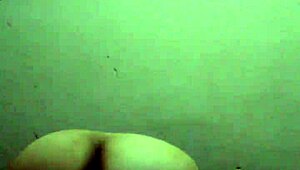 deborah sweet enjoys solo fingering session