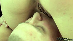 Yo, Mofozo'da müşteri tarafından köpek pozisyonunda delinen sarışın masöz!