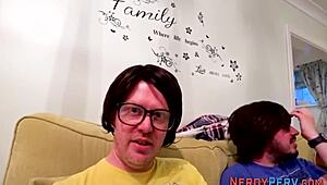 Amateur tricked into blowjob for nerd on first try! 😅