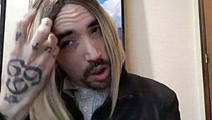 Melvin C explores gay travestismo with big cocks in this narrative