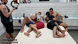 Bastidores Lesbians Go Wild with Multiple Studs in Motel Caricia Madureira Orgy.