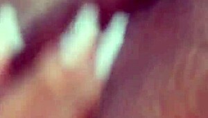 Novinha se masturbando parte3 😏