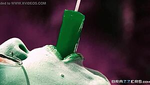 beautiful babes suck cocks and get facialized