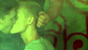 Muscular twinks intensely suck cocks in threesome.