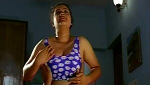 Hey Mallu Beauty Roshani, Can You Show More Boobs?