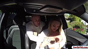 Cali gives customer outdoor blowjob specialty