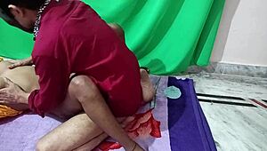 Olha essa esposa indiana novinha 18+ na estreia caseira! 😍