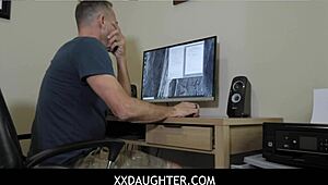 hey, pervy dad’s spying on stepdaughter Leia Rae with a camera