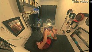 Outro olhar por dentro da cena Priscila Beline novinha gostosa fudendo com blowjob e doggystyle