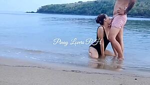 wow, amateur public banging on the beach is wild right now