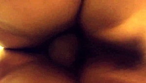 Vain chillaillaan söpön kiinalaisen tyttöystävän kanssa hauskoille hetkille