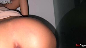 young girl agrees to meet in nightclub toilet for an encounter