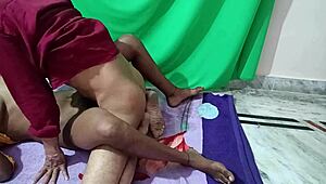 Olha essa esposa indiana novinha 18+ na estreia caseira! 😍