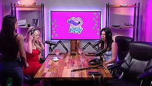 loirinha gostosa strips in california studio 😍