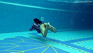 Big tits homemade big ass European MILF in hot underwater scene